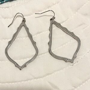 Kendra Scott Sophee Drop Earrings in Silver